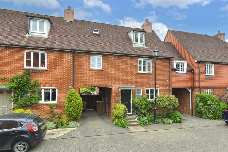 Ellis Close, Five Oak Green, TN12 6PQ