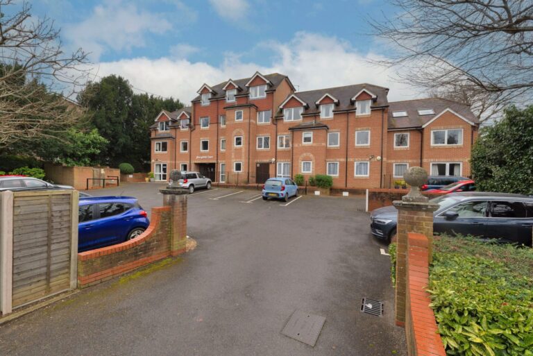 Waterloo Road, Merryfield Court Waterloo Road, TN9