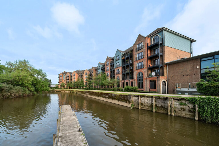 Medway Wharf Road, Waterway House Medway Wharf Road, TN9