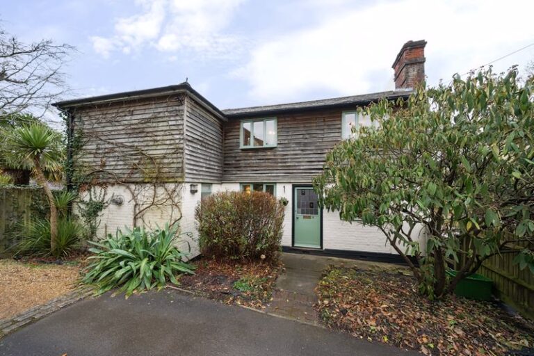 Tudeley Lane, Tonbridge, TN9 2JN