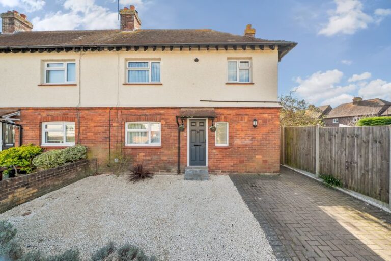 Somerhill Road, Tonbridge, TN9 2EE