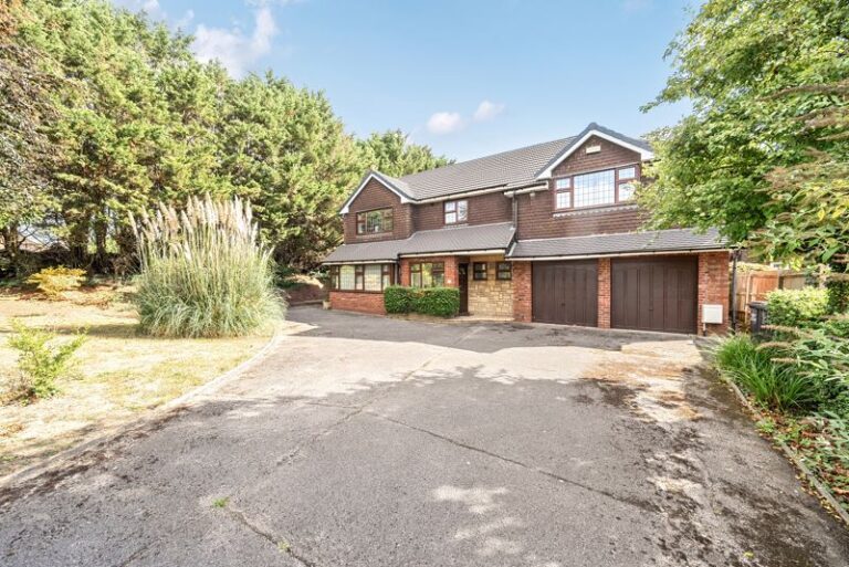 Detached House & Annexe – Valley Forge Close, Tonbridge, TN10 4EU