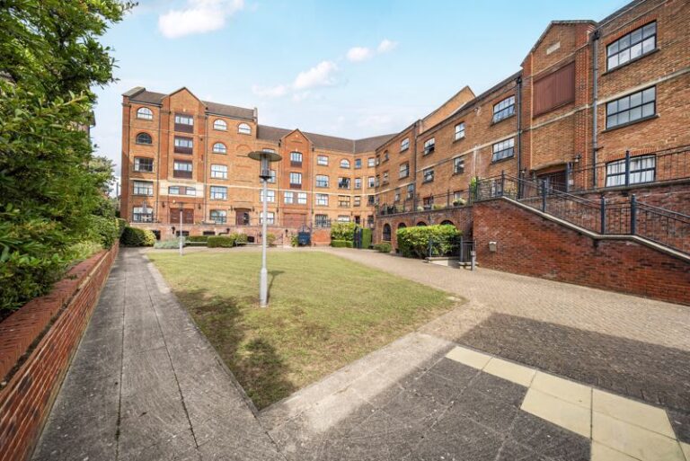 Whitefriars Wharf, Tonbridge