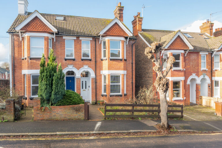 Woodfield Road, Tonbridge, TN9