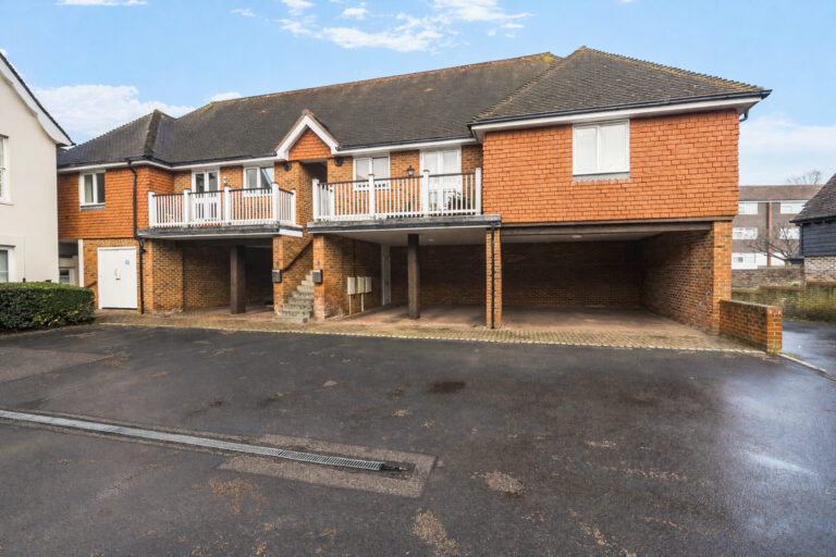 East Street, The Lyons, TN9