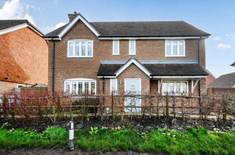Carpenters Lane, Hadlow, TN11