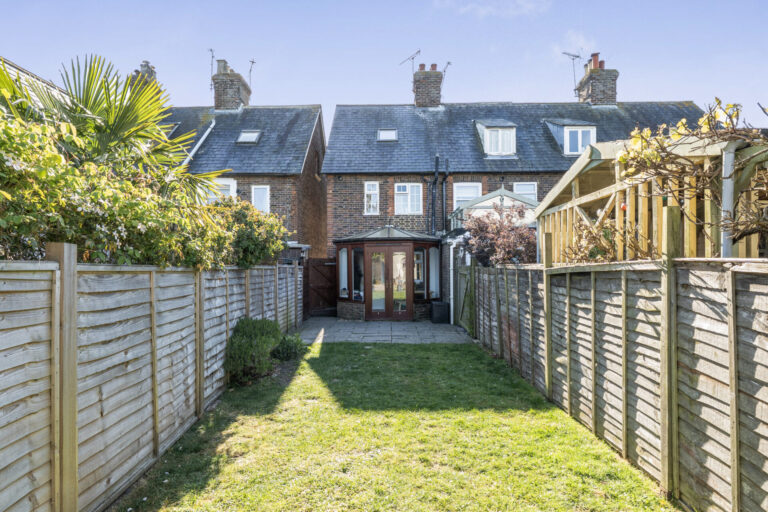 Maidstone Road, Marden, TN12