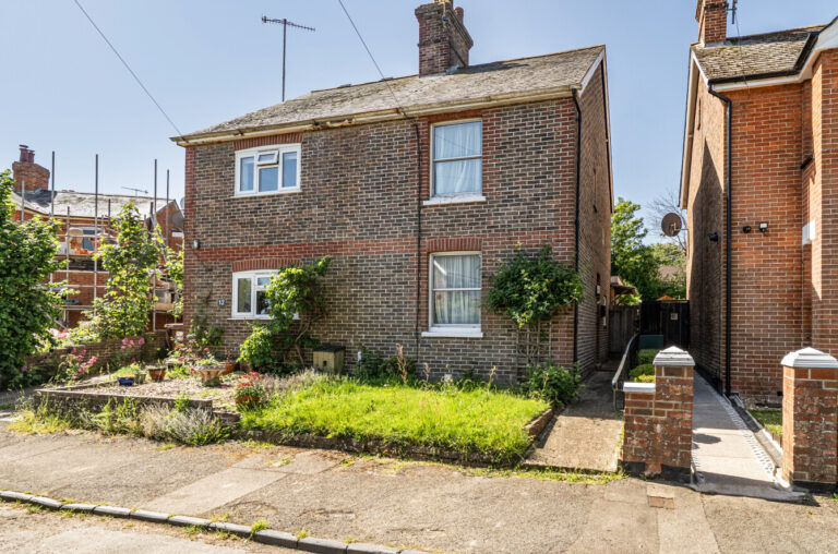 Meadow Road, Groombridge, TN3