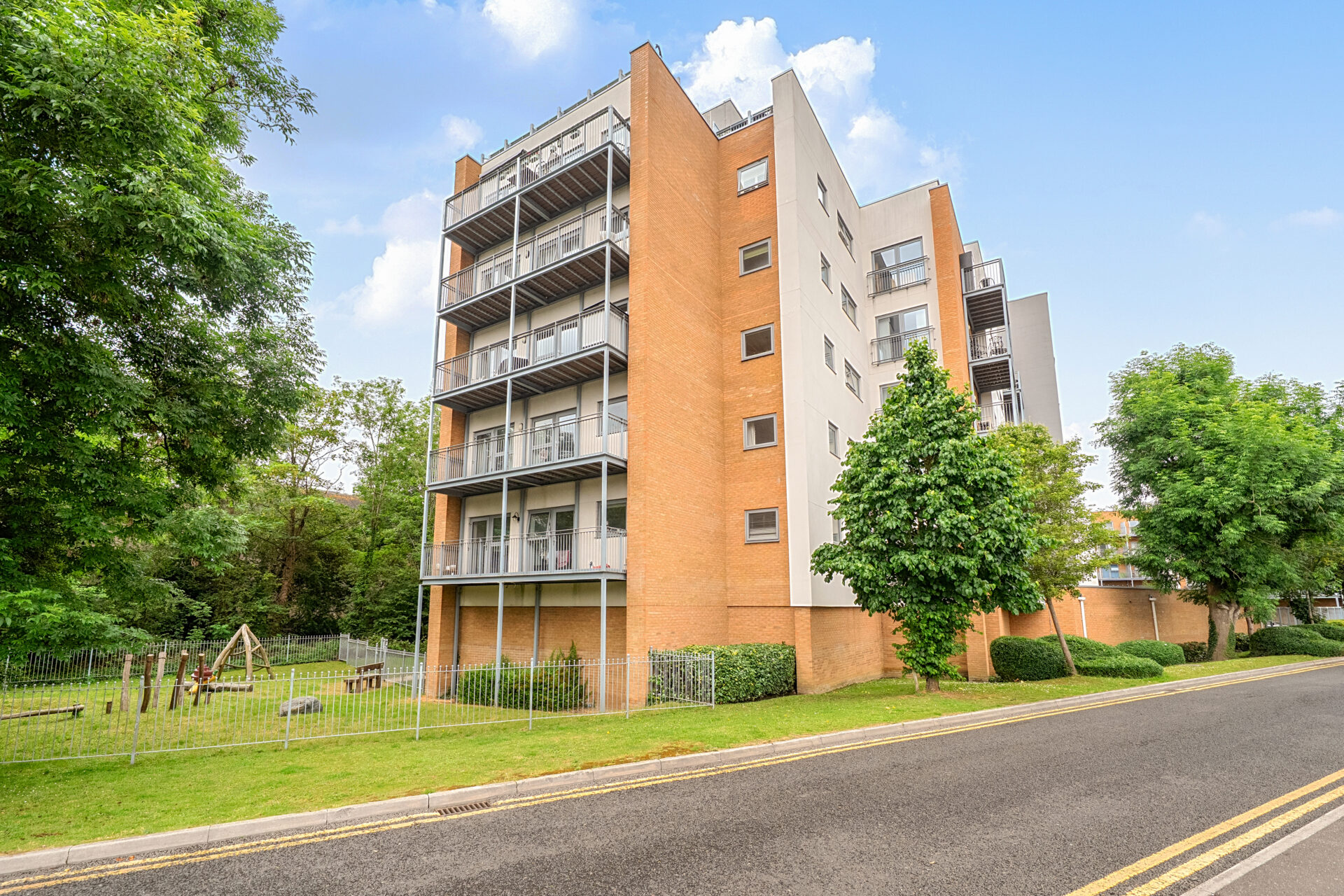 1469920-21-6a2bd546c9804.jpg