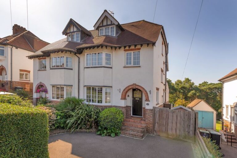 Deakin Leas, Tonbridge, TN9 2JU