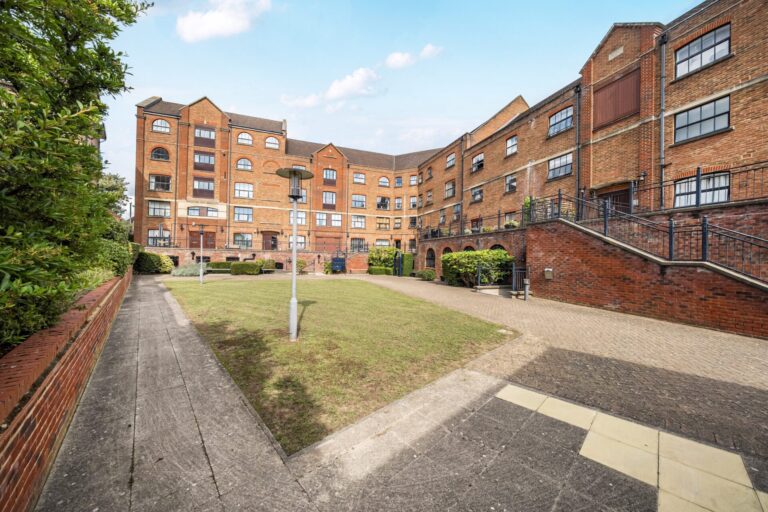 Whitefriars Wharf, Tonbridge, TN9