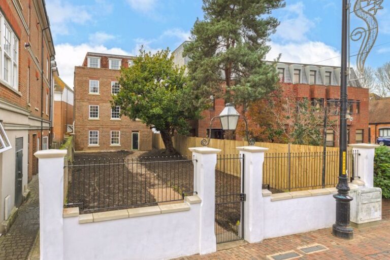 12 x NEW APARTMENTS – FREEHOLD OPPORTUNITY  – Law House, Tonbridge, Kent, TN9 1FL