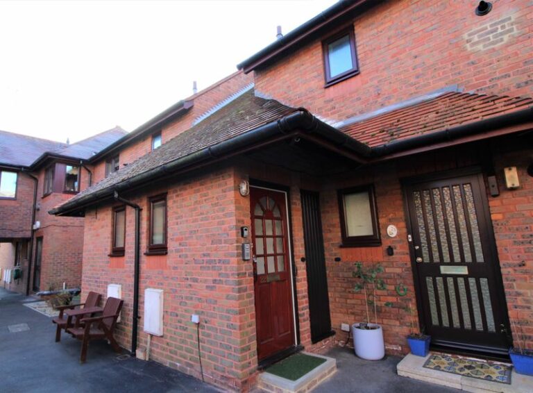Lyons Crescent, Tonbridge