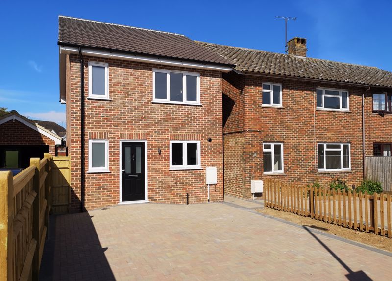 Estridge Way, Tonbridge, TN10 4JS Bracketts Estate Agents in