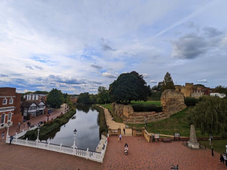 Top Floor Apartment, High Street, Tonbridge, TN9 1DR