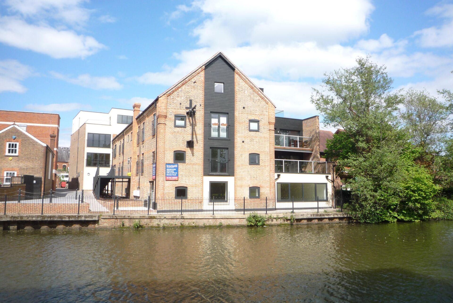 6 Lyons Crescent, Tonbridge Bracketts Estate Agents in Tunbridge