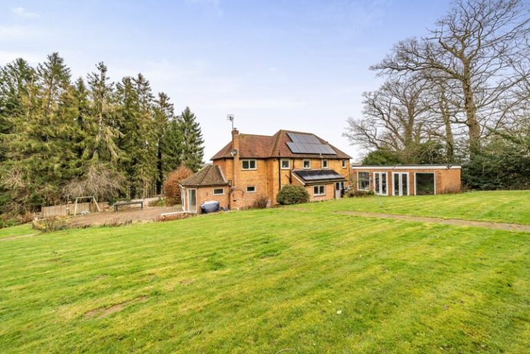 Town Hill, Lamberhurst, Kent, TN3 8EP