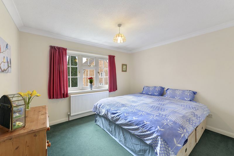 Allington Drive, Tonbridge, Kent, TN10 4HH Bracketts Estate Agents in