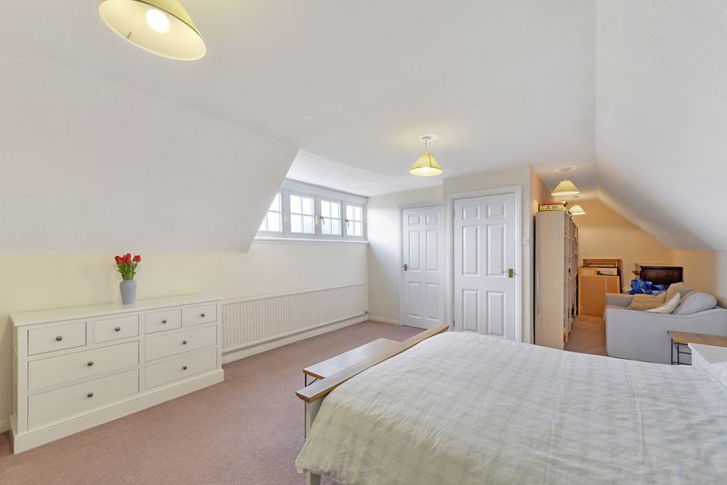 Allington Drive, Tonbridge, Kent, TN10 4HH Bracketts Estate Agents in