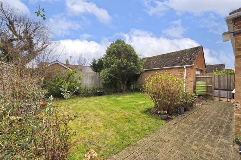 Allington Drive, Tonbridge, Kent, TN10 4HH Bracketts Estate Agents in