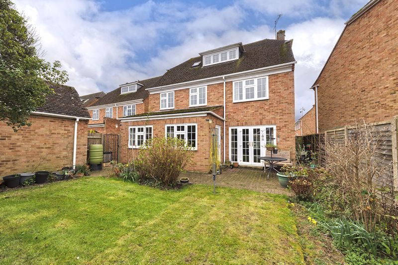 Allington Drive, Tonbridge, Kent, TN10 4HH Bracketts Estate Agents in