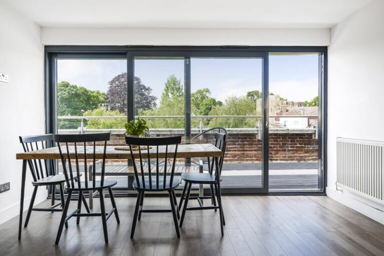 1 Lyons Crescent, Tonbridge