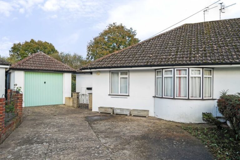 Lonewood Way, Hadlow, TN11 0JB