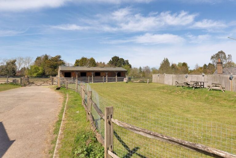 Hastings Road, Matfield, TN12 7HF