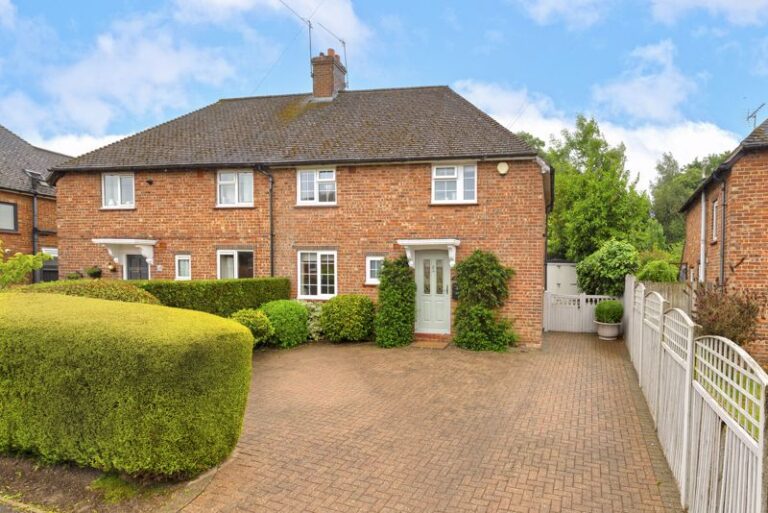 Henwoods Mount, Pembury, TN2 4BH