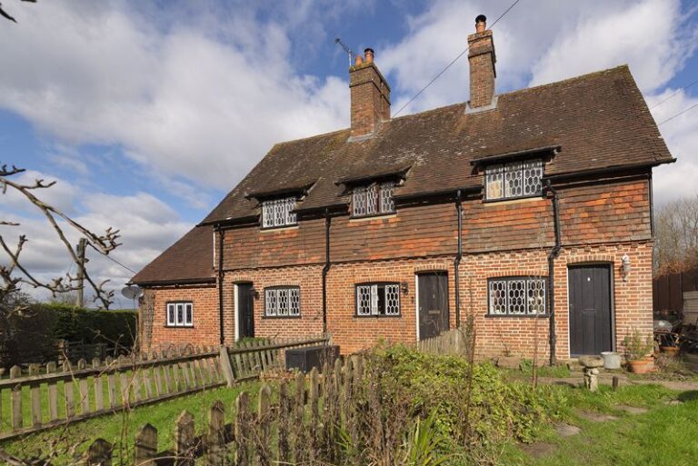 Fosters Farm Cottages, Hayesden Lane, TN11 9AU
