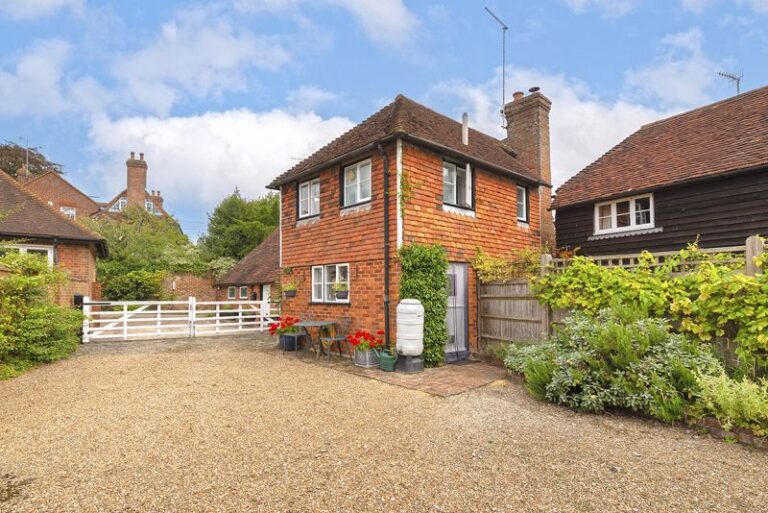 Fairmans Lane, Brenchley, TN12 7AD