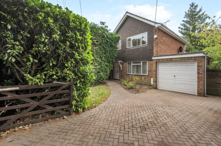 Devonia, 158b, Upper Grosvenor road, Tunbridge Wells, Kent, TN1 2EQ