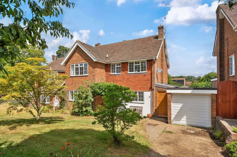 Broad Oak, Groombridge, TN3