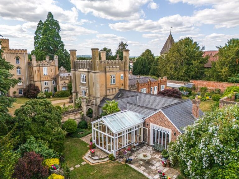 The Coach House, Hadlow Castle, Hadlow, TN11 0EG