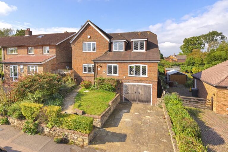 Deakin Leas, Tonbridge, TN9 2JX