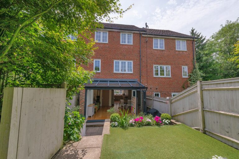 Olivers Court, Horsmonden, TN12