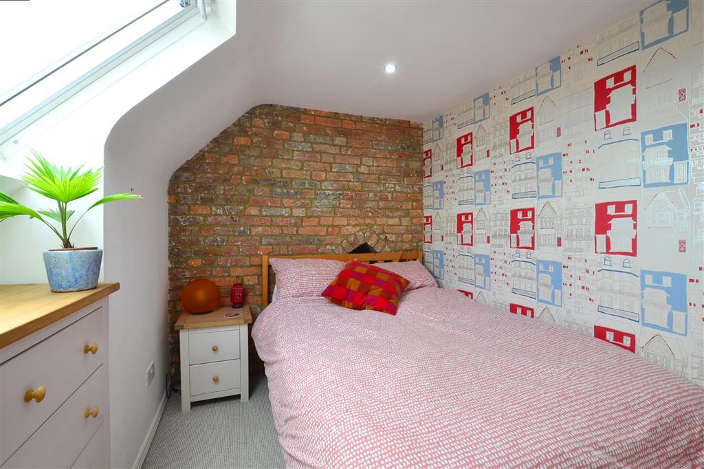 alternative layout to bedroom 2