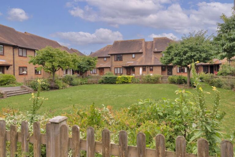 Lyons Crescent, Tonbridge