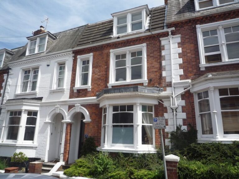*VILLAGE AREA* Sutherland Road, Tunbridge Wells
