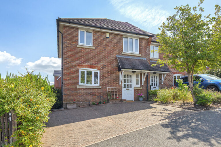 Deakin Leas, Tonbridge, TN9