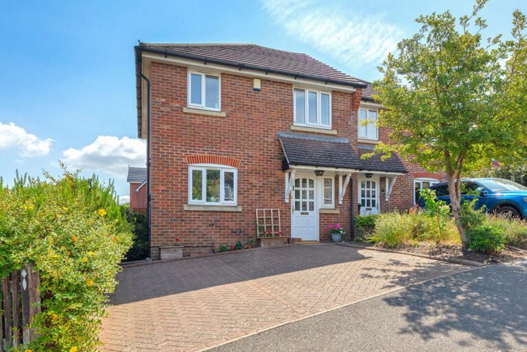 Deakin Leas, Tonbridge, TN9