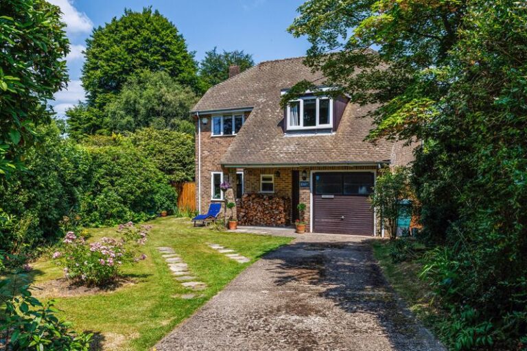 Sandown Close, Tunbridge Wells, TN2 4RL
