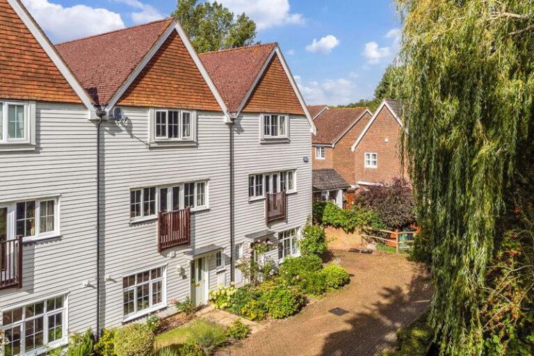 Hopgarden Close, Lamberhurst