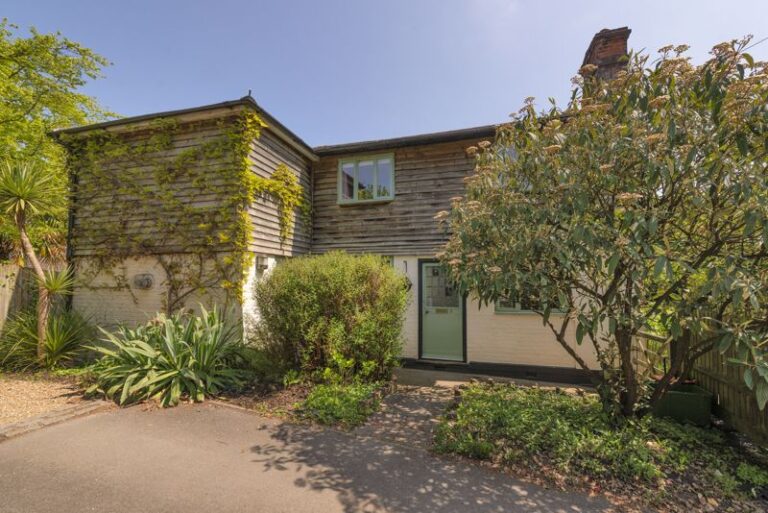 Tudeley Lane, Tonbridge, TN9 2JN