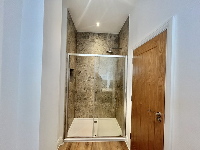 Bathroom2.jpg