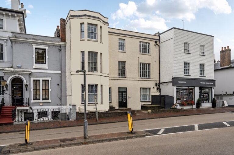 Pantiles, Tunbridge Wells, TN2 5TW