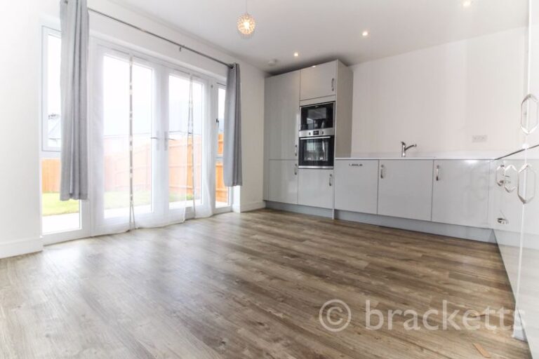 Bramling Crescent, Knights Park, Tunbridge Wells