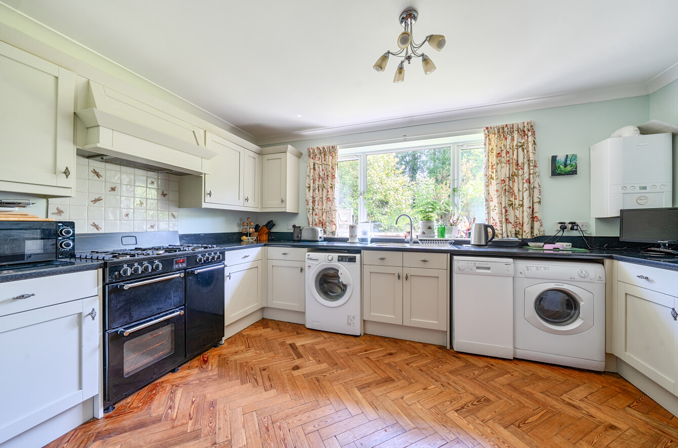Kitchen1.jpg
