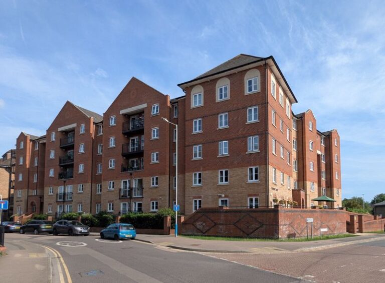 Holmes Court, Medway Wharf Road, Tonbridge, TN9 1GS