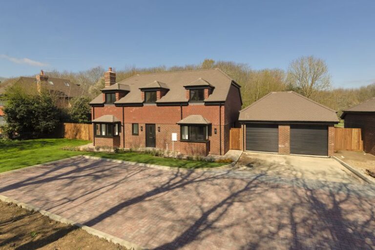 BRAND NEW DETACHED FAMILY HOME – Pepingstraw Close, Offham, West Malling, ME19 5PB